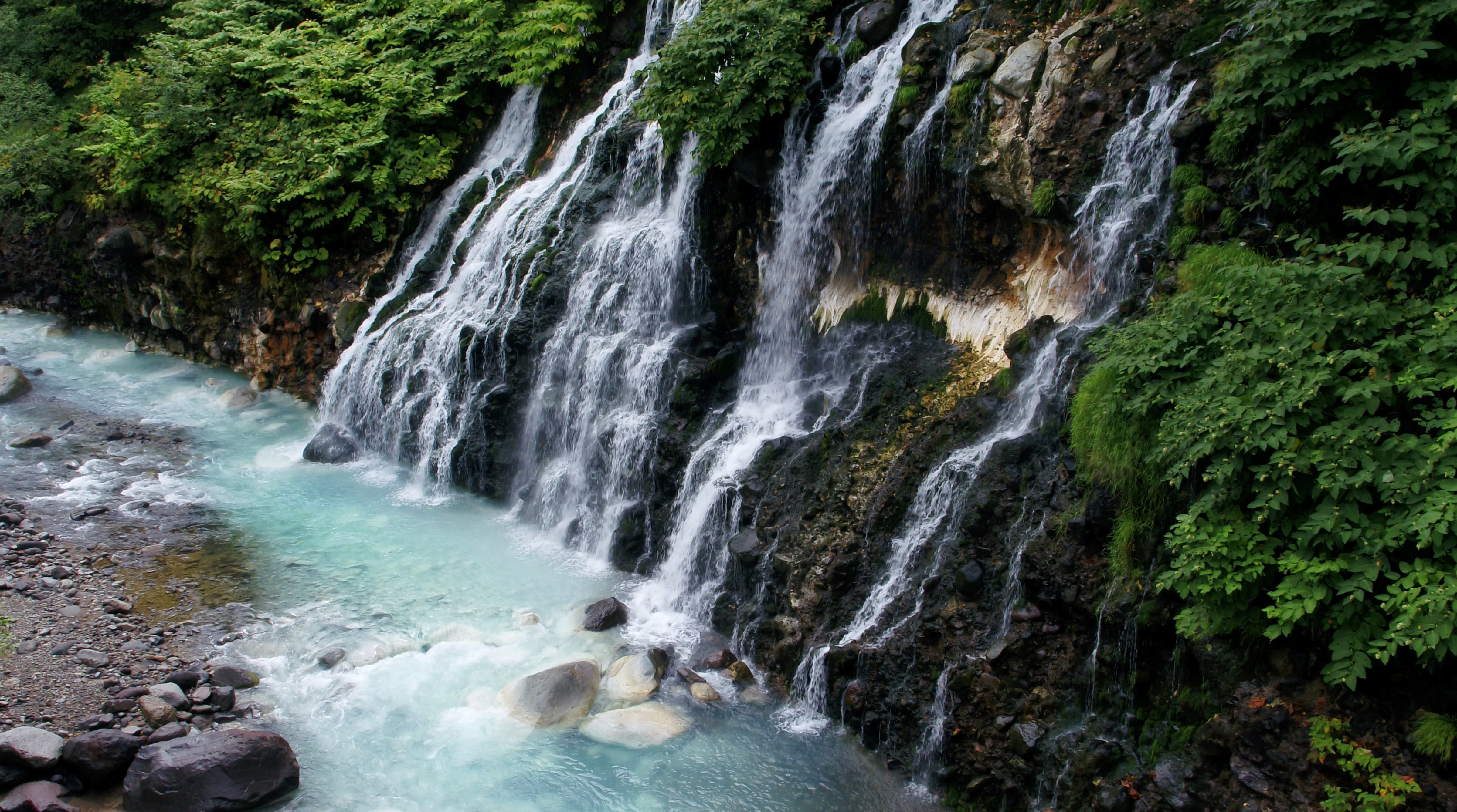 美瑛の絶景　白髭の滝